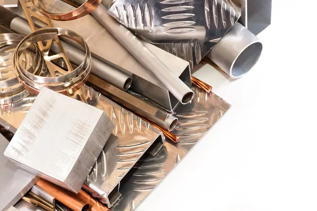 Поплывет, расплавится или взорвется: угадай металл по его свойствам