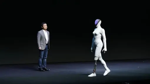 Реалистичный робот Xpeng