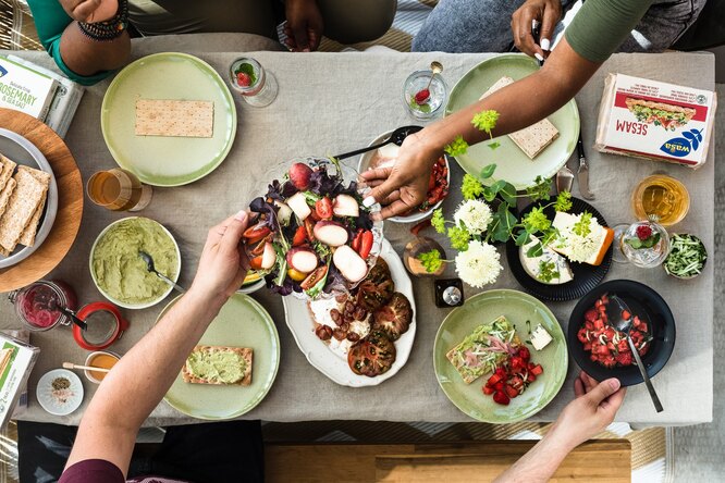 Диетолог назвал продукт, который убивает красоту: вам стоит от него отказаться!