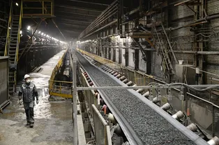 «Напиши рецепт металлургического бутерброда»: появилась первая профессиональная MetalGPT-1