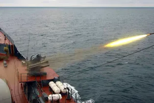 «Пётр Великий» выпустил ракето-торпеды «Водопад» «Пётр Великий» выпустил ракето-торпеды «Водопад»