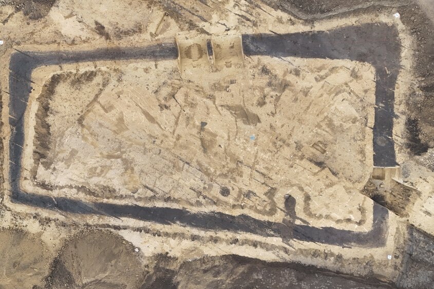 В Германии нашли средневековый тоннель под могилой каменного века