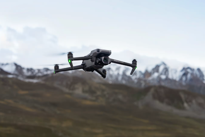 Новый дрон Mavic 3 от DJI: скоростная камера 5К и 46 минут на одном заряде Новый дрон Mavic 3 от DJI: скоростная камера 5К и 46 минут на одном заряде