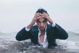 Ученые: мужчины «более сексуальные» из-за эволюции и развиваются быстрее женщин