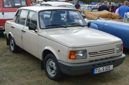 Wartburg 1.3 creme sedan