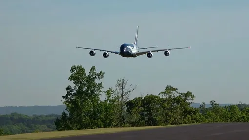масштабная копия airbus a380 в полете масштабная копия airbus a380 в полете