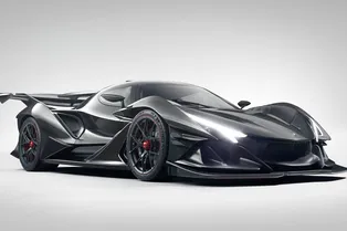 Intensa Emozione: олдскульный немецко-гонконгский гиперкар Intensa Emozione: олдскульный немецко-гонконгский гиперкар