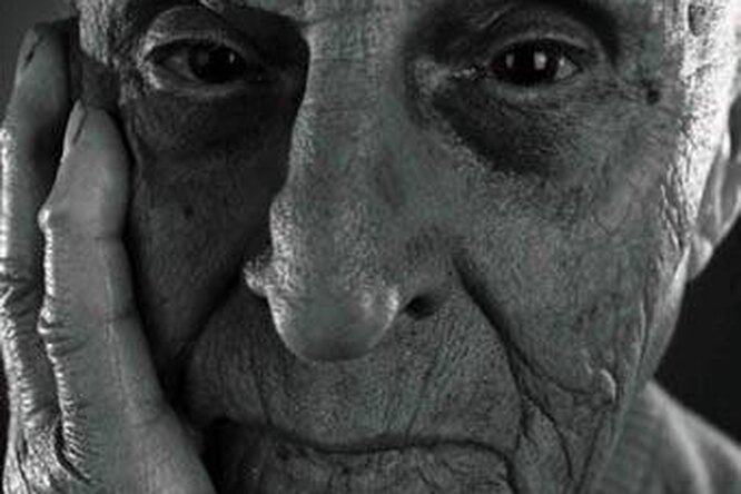 Одиночество сводит с ума: Старость и глупость Одиночество сводит с ума: Старость и глупость