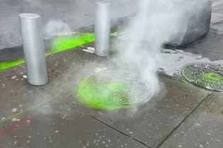 Зеленая слизь снова появилась на улицах Нью-Йорка и озадачила американцев!