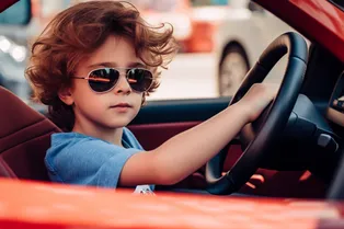 Как повернуть налево в этой ситуации: 50% водителей промахиваются с ответом