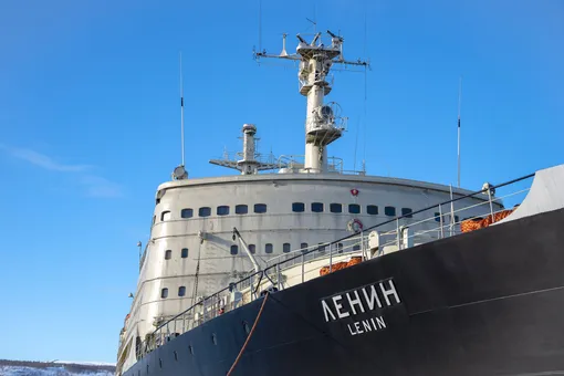 От решения использовать реактор АМ на кораблях позже отказались. атомный ледокол ленин