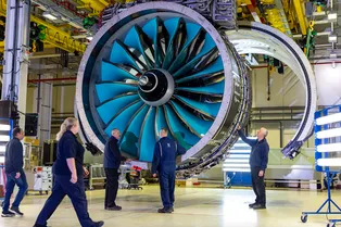 Rolls-Royce испытала самый большой авиационный двигатель в мире — рекордный UltraFan Rolls-Royce испытала самый большой авиационный двигатель в мире — рекордный UltraFan