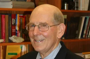 Экономист предупредил: зумеры будут больше работать и жить беднее родителей Экономист предупредил: зумеры будут больше работать и жить беднее родителей