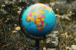 География в трех шагах: столица, флаг и контур. Справитесь с быстрым тестом? География в трех шагах: столица, флаг и контур. Справитесь с быстрым тестом?