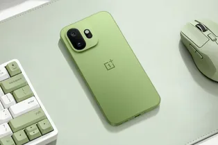 Представлен смартфон OnePlus 15T: компактный флагман с Snapdragon 8 Elite Gen 5 Представлен смартфон OnePlus 15T: компактный флагман с Snapdragon 8 Elite Gen 5