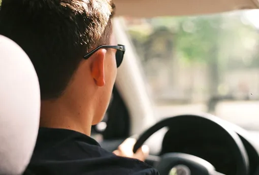 driver in sunglasses