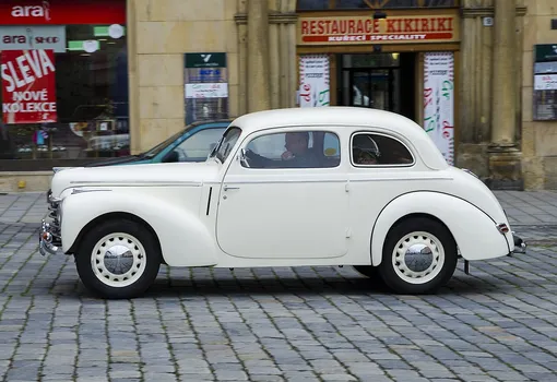 Škoda 1101 Tudor white