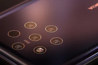 Смартфон Nokia с пентакамерой отложен до февраля Смартфон Nokia с пентакамерой отложен до февраля