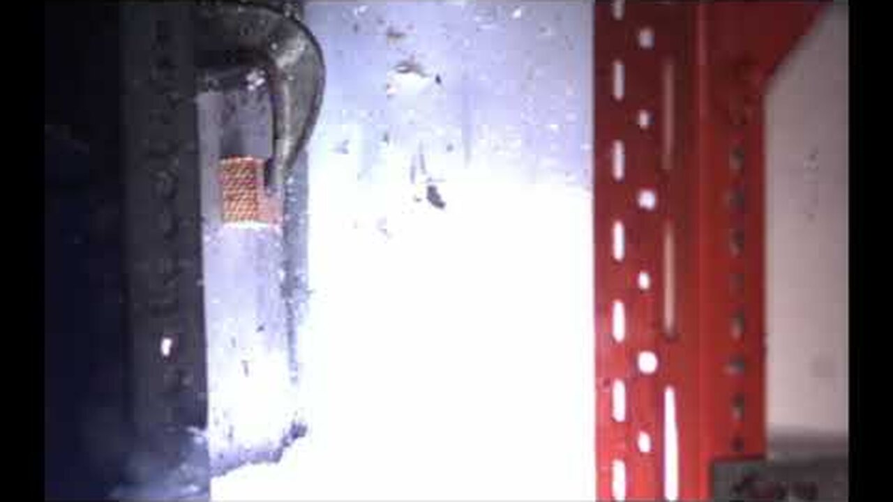 Металлическая пена оказалась лучше брони