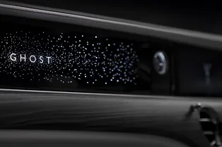 Новый Rolls-Royce получит панель с иллюминацией
