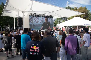 Российский болид в самом центре Москвы: тематическая зона чемпионата России по кольцевым гонкам Российский болид в самом центре Москвы: тематическая зона чемпионата России по кольцевым гонкам