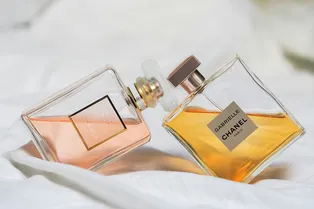 Готовимся к Новому году! Вот как выбрать парфюм в подарок