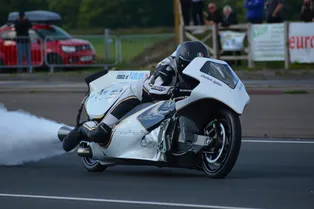 Этот мотоцикл на паровом двигателе разогнался до 264 км/ч — новый мировой рекорд! Этот мотоцикл на паровом двигателе разогнался до 264 км/ч — новый мировой рекорд!