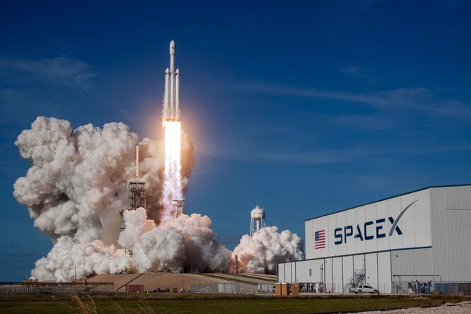 Илон Маск опасается, что компанию SpaceX в скором времени ждет банкротство Илон Маск опасается, что компанию SpaceX в скором времени ждет банкротство