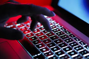 Темная сторона ChatGPT: какие запрещенные команды может выполнять нейросеть Темная сторона ChatGPT: какие запрещенные команды может выполнять нейросеть