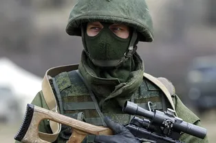 Российским караульным надели «умные» браслеты Российским караульным надели «умные» браслеты