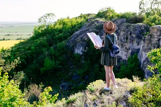 Литературное путешествие: 5 книг, где действие разворачивается в необычных локациях
