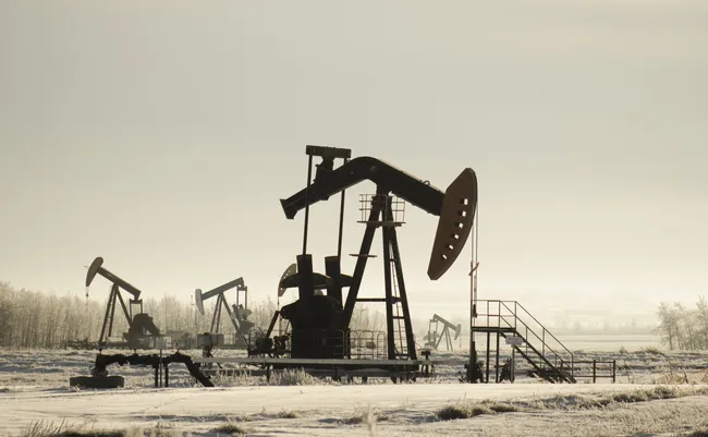 откуда добывают нефть