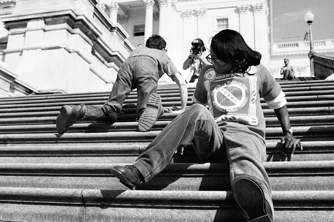 «Обход Капитолия»: протест 1990 года в США, призывающий принять Закон о людях с ограниченными возможностями