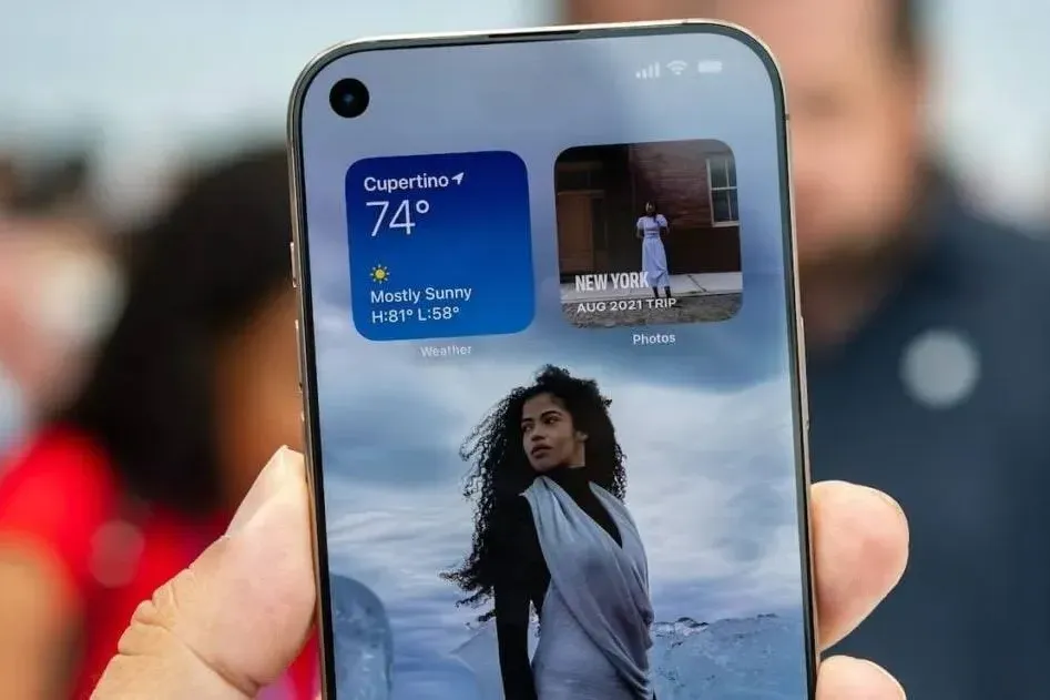 iPhone 18 Pro могут оснастить «настоящим» объективом камеры: а челку планируют убрать