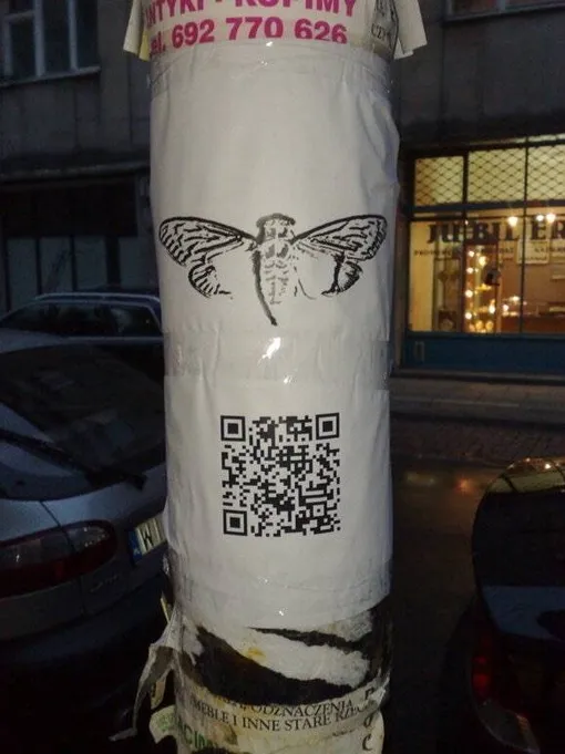 Плакат Cicada 3301 в Варшаве Плакат Cicada 3301 в Варшаве
