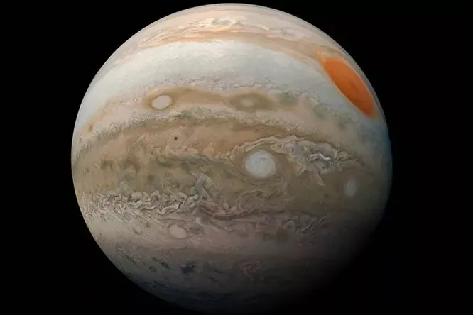 Сегодня Юпитер подойдет к Земле крайне близко и будет ярко мерцать в ночном небе