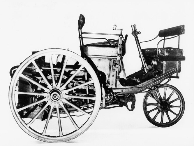 Первая серийная модель компании Peugeot