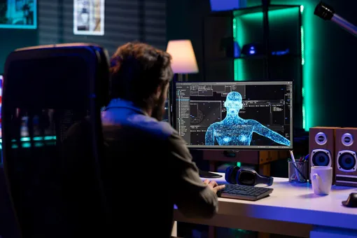 дизайнер работает с ИИ