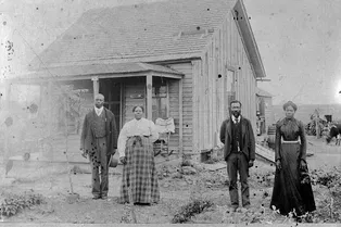 Как в 1879 году тысячи чернокожих американцев решили избежать дискриминационной политики на Юге и отправились на Запад