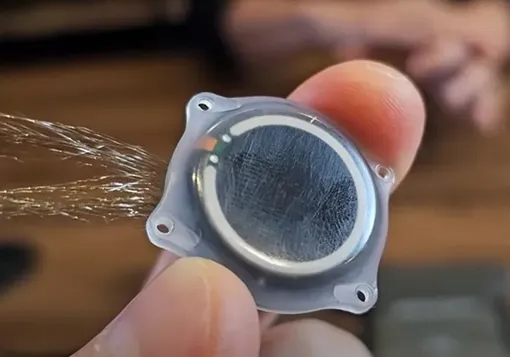 Чип Neuralink. Чип Neuralink.