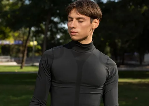 мужчина в термобелье