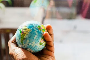 Столица, флаг и карта: мини-тест по географии для внимательных