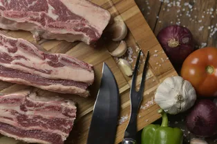Свинина: стоит ли есть это жирное мясо Свинина: стоит ли есть это жирное мясо