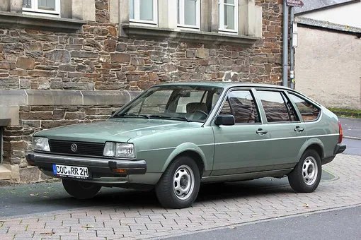 Volkswagen Passat. Сразу бросается в глаза разница в подходе дизайнеров. Volkswagen Passat