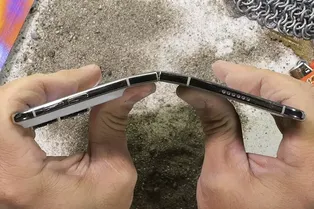Пользователи пожаловались на поломки новых iPhone Duo Пользователи пожаловались на поломки новых iPhone Duo