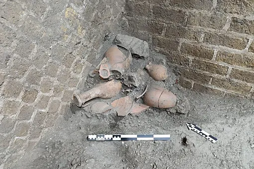 Археологи нашли следы возвращения людей в Помпеи после извержения Везувия Археологи нашли следы возвращения людей в Помпеи после извержения Везувия