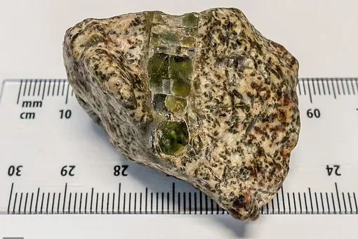 Старейший метеорит может пролить свет на раннюю историю Солнечной системы
