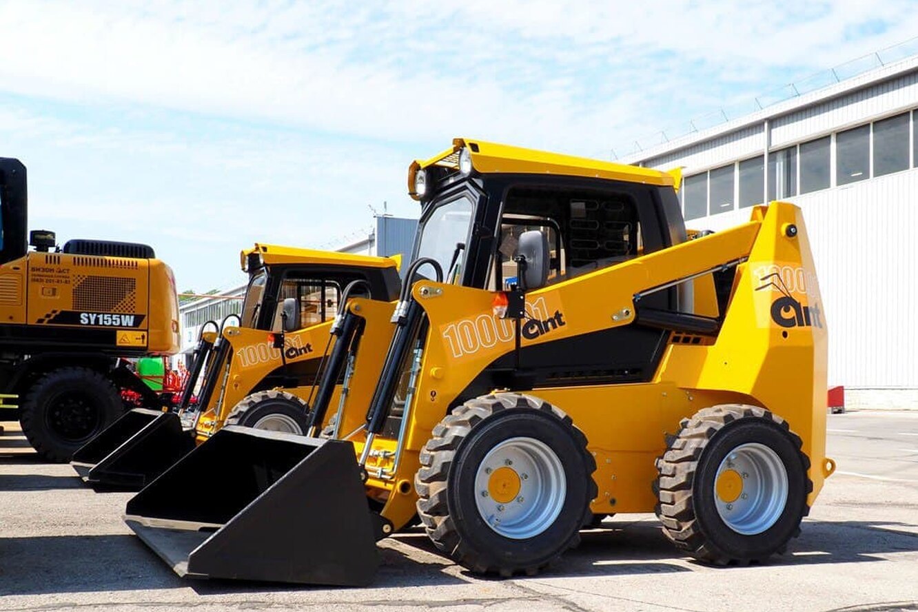 Мини-погрузчики: это многофункциональные машины с бортовым поворотом