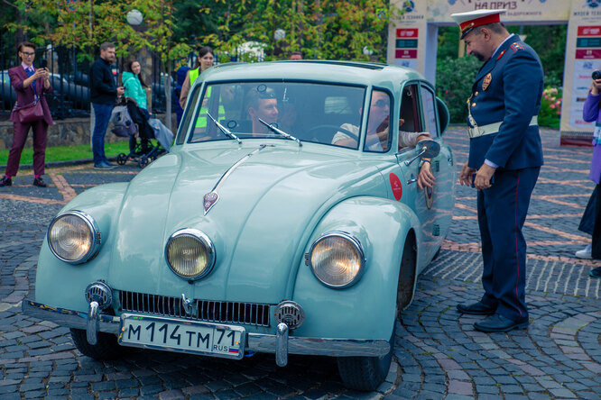 Более 40 ретроавтомобилей приняли участие в ралли за Приз Музея техники Вадима Задорожного