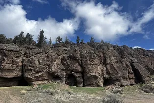 Археологи описали древнейшую сшитую одежду, которые люди носили 12 тысяч лет назад Археологи описали древнейшую сшитую одежду, которые люди носили 12 тысяч лет назад